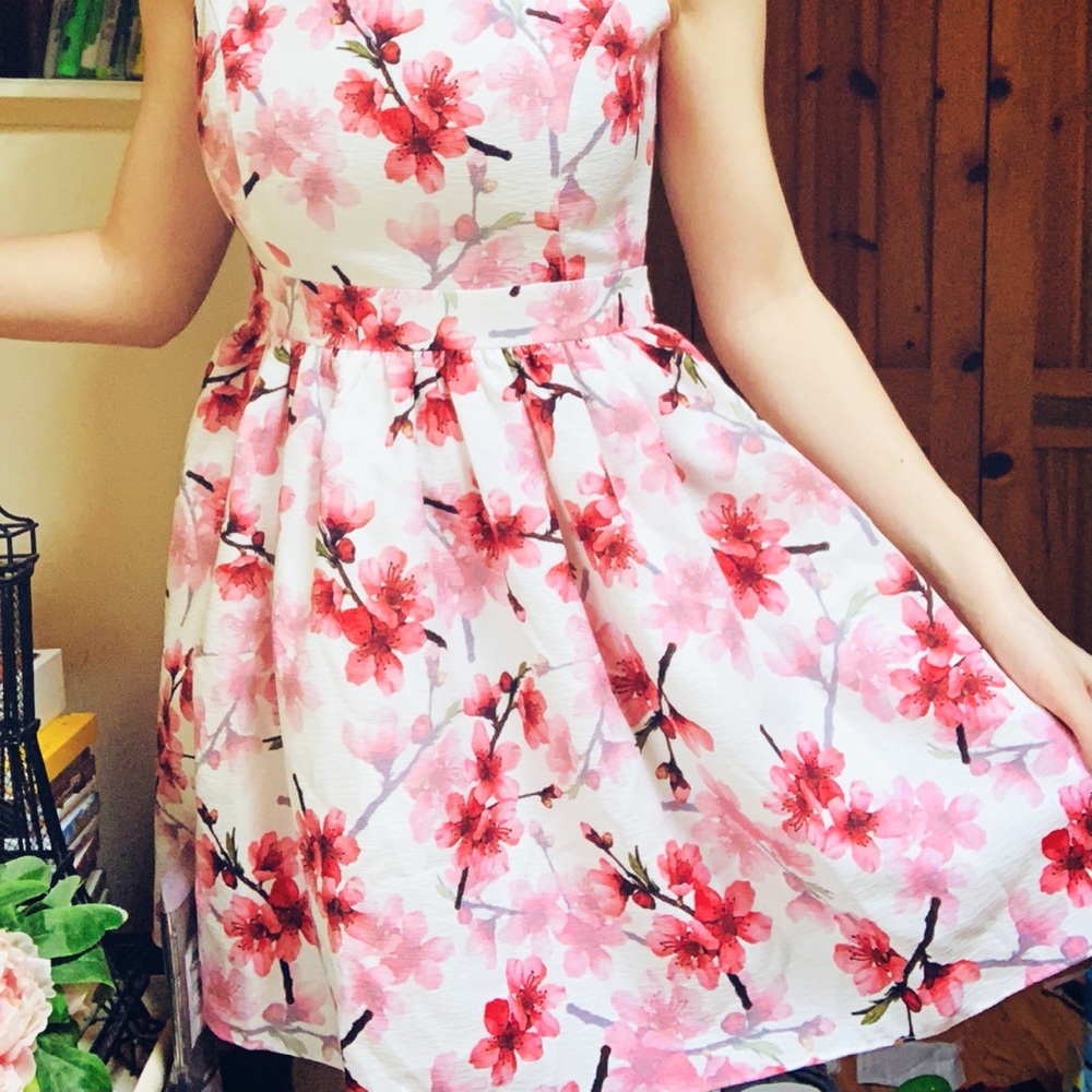 Cherry Blossom 🌸 Spring Dress ❤️ - Picture 2 of 2